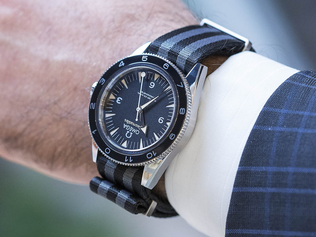 233.32.41.21.01.001 Spectre Omega James Bond 007 Review