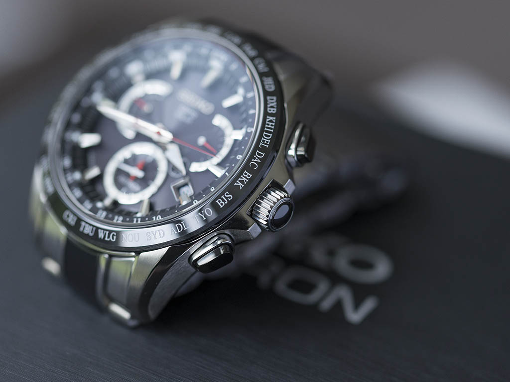 seiko_astron_gps_solar_dual_time_SSE041J_7.jpg