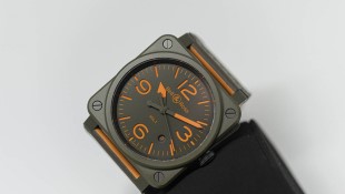 915